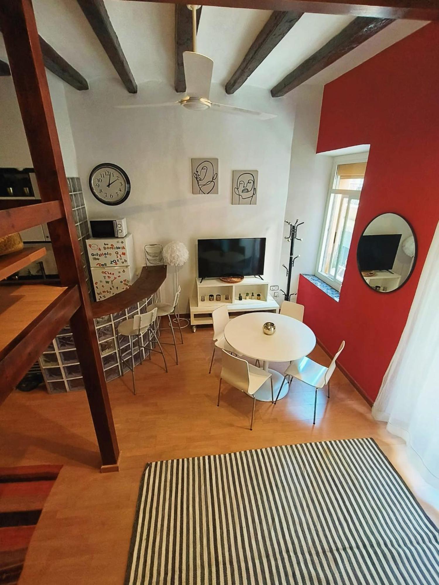 Sunny Studio Appartment In Sants Barcellona Esterno foto